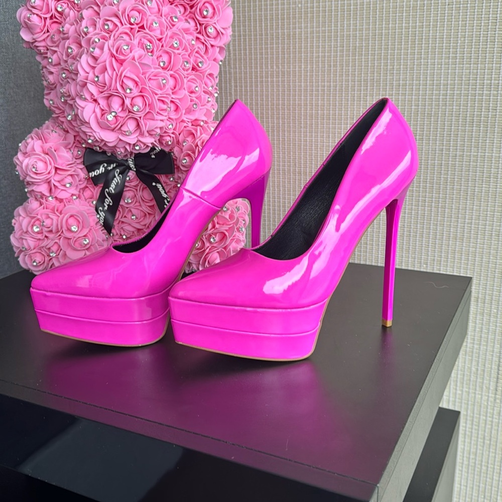 Hot pink FN platform heels!
